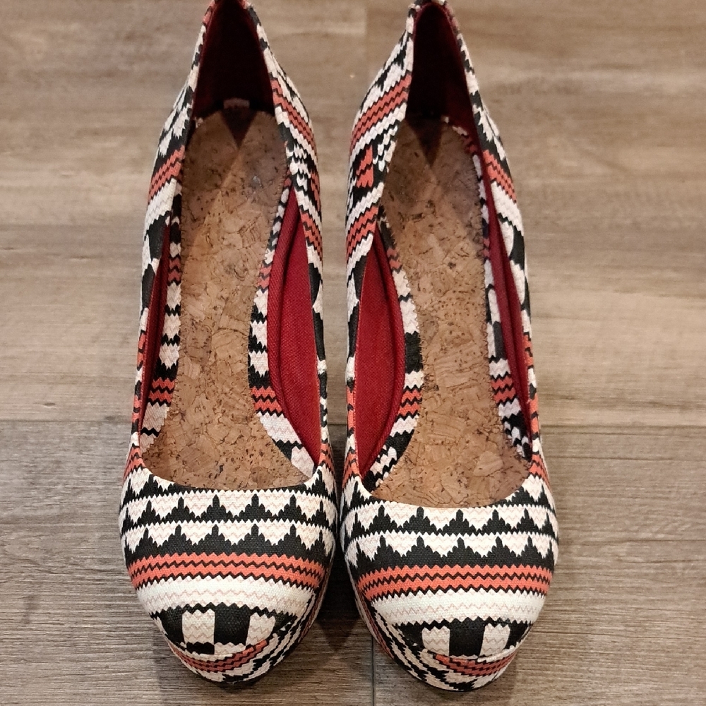 Gianni Bini Black and Red Heels